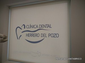 estor enrollable con impresion digital