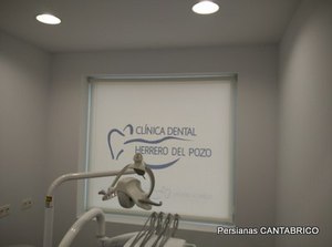 sala de clinica dental con estor bandalux