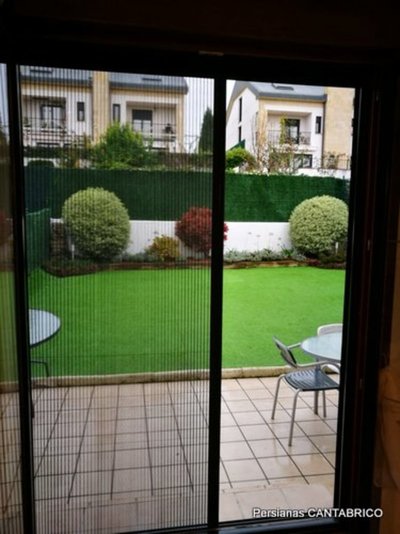 Mosquitera Plisada Lateral