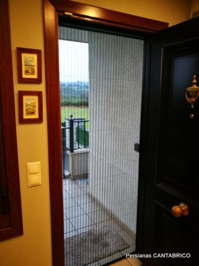 Mosquitera Plisada Lateral