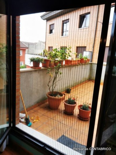 Mosquitera Plisada Lateral