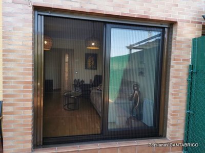 Mosquitera Plisada Lateral