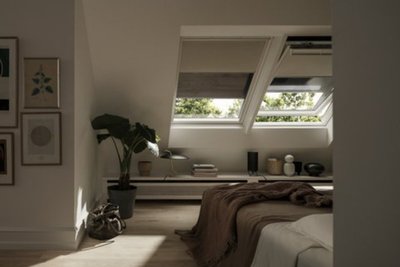 Persiana Exterior VELUX en dormitorio